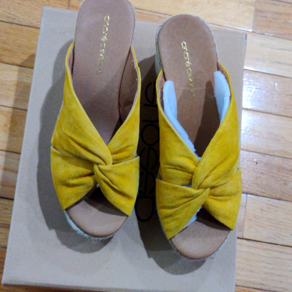 Andre Assous sandals slides mules 36.5